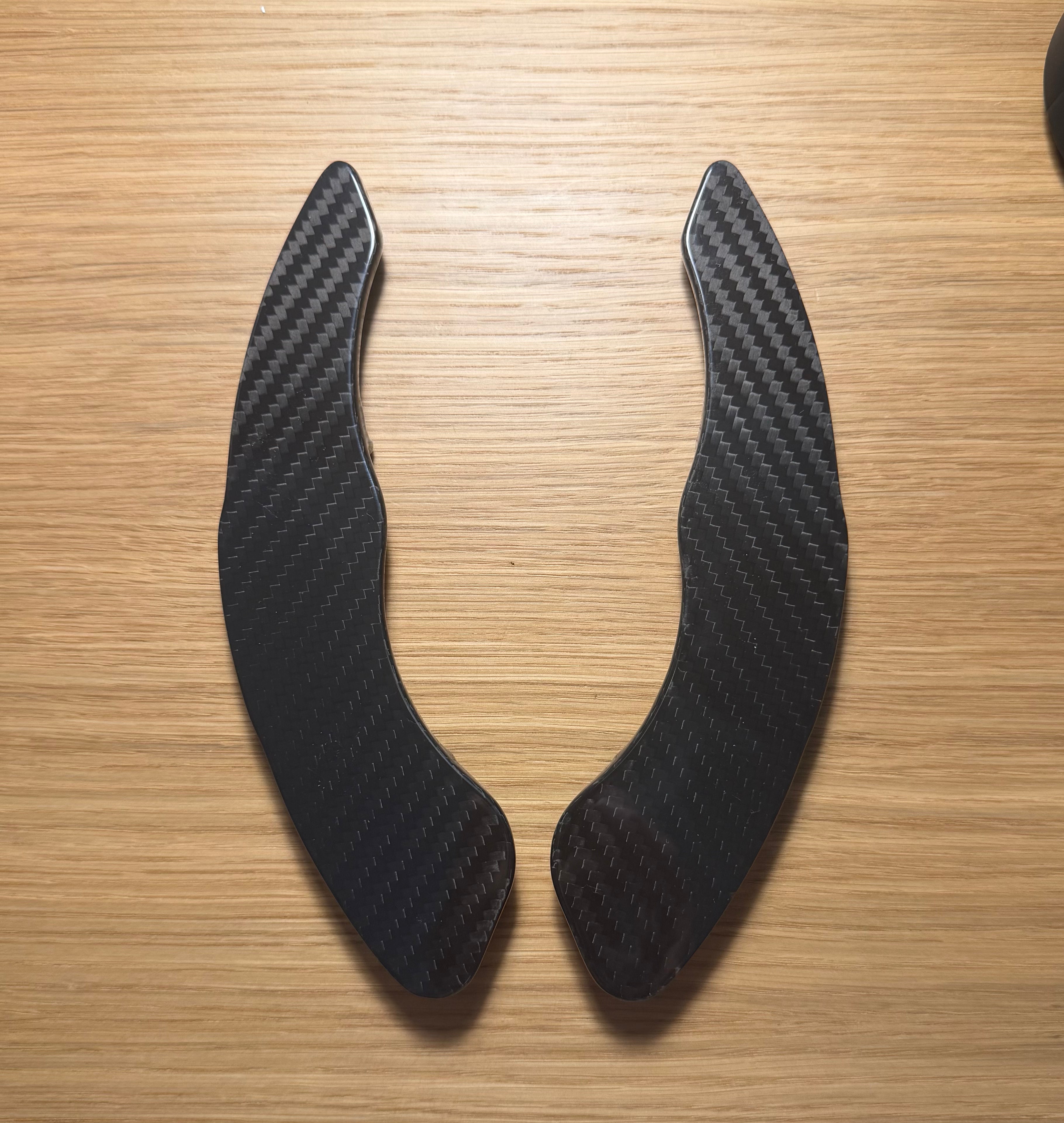 VOLKSWAGEN - Levas en fibra de carbono